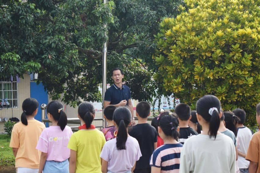 孩子上课注意力不集中走神怎么办？孩子为什么上课注意力不集中？游戏画面