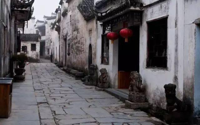 大秦猛人嫪毐有多牛?天赋异禀让守寡太后痴迷,痴心想做皇继父